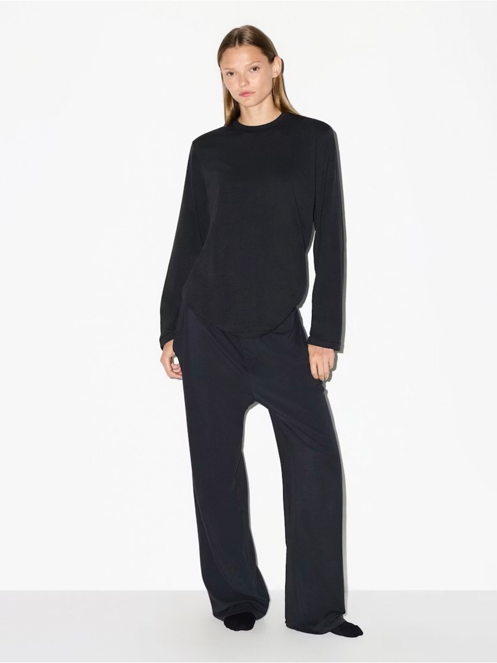 SKIMS Boyfriend LONG SLEEVE T-SHIRT in Onyx Black
